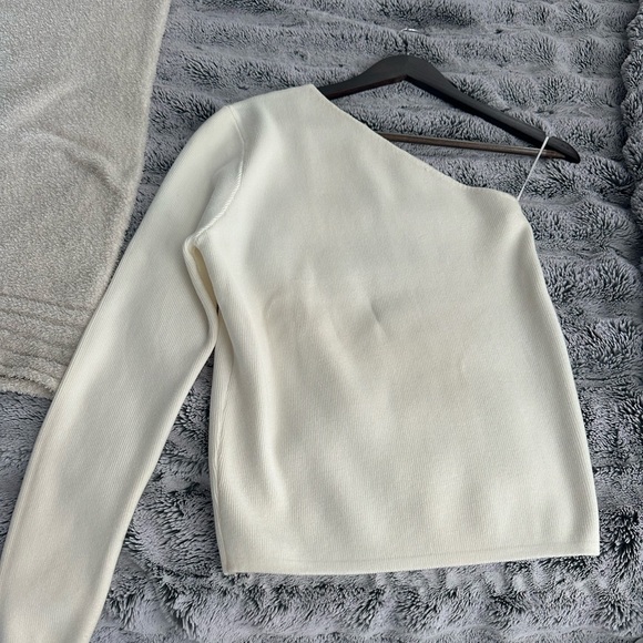 eesome Tops - Eesome Off-White Ribbed Top